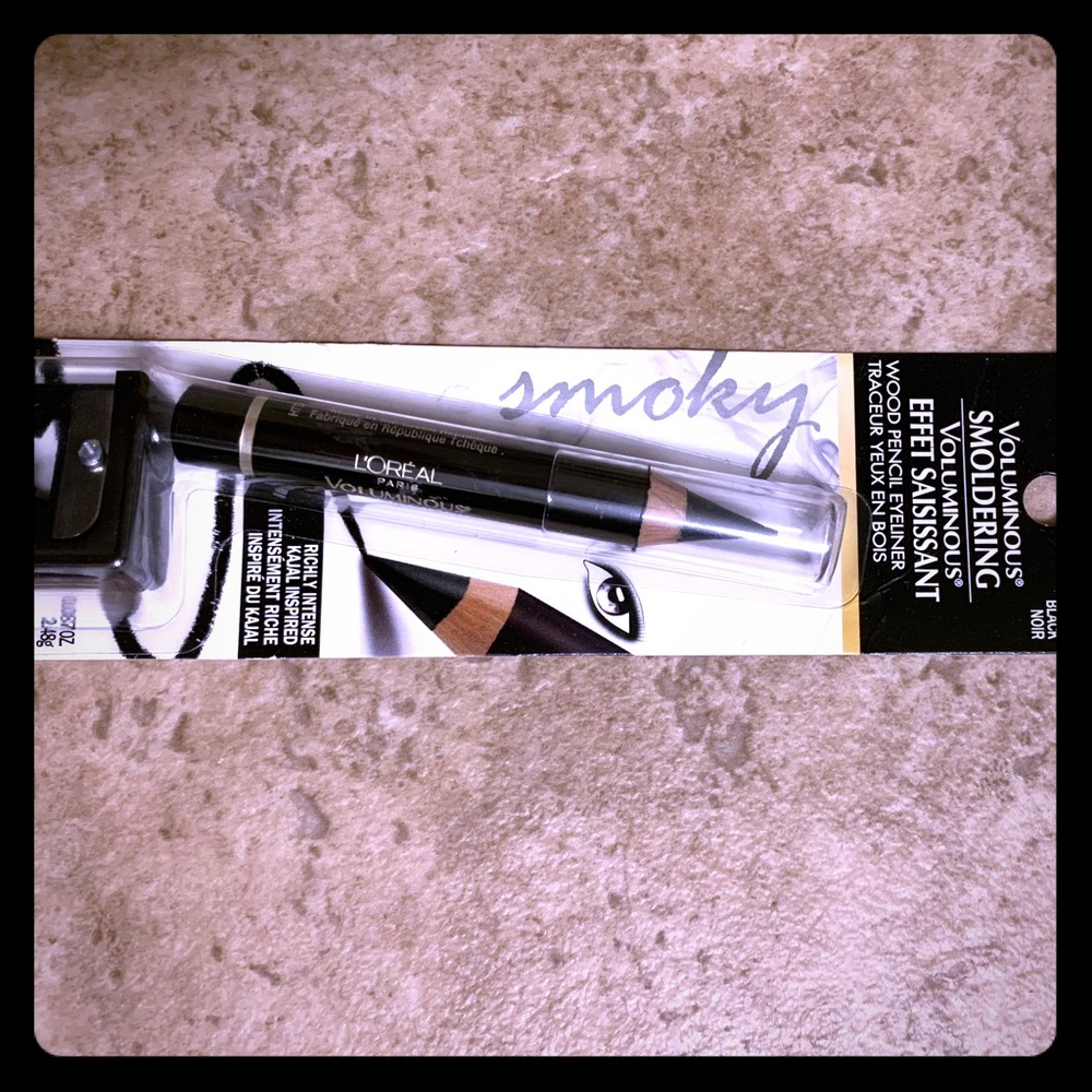 L’Oreal volume is smoldering pencil eyeliner black